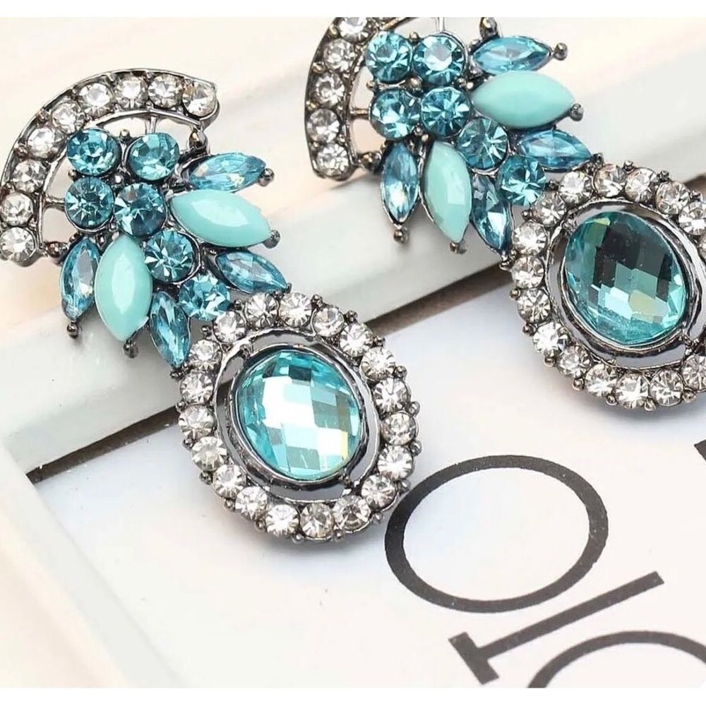 💘 New stunning drop crystal earrings 💘